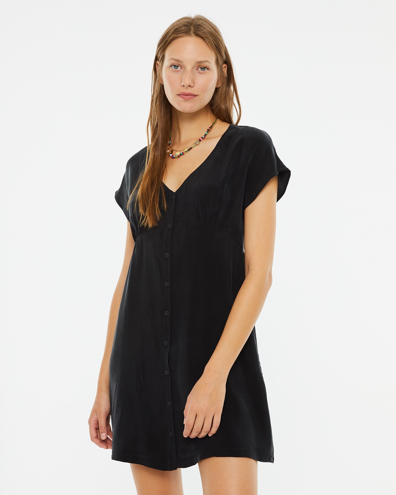 Vestido Preto Curto com Gola em V e Botões Preto-3
