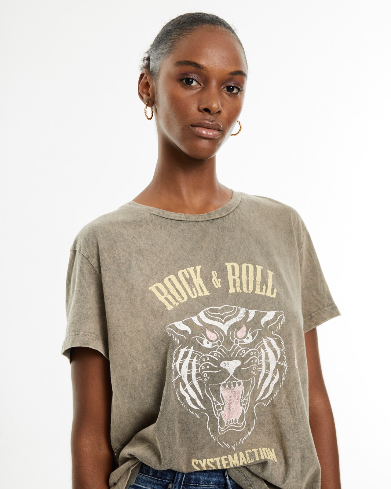 T-shirt de Algodão Orgânico com Ilustração Frontal Bege-4