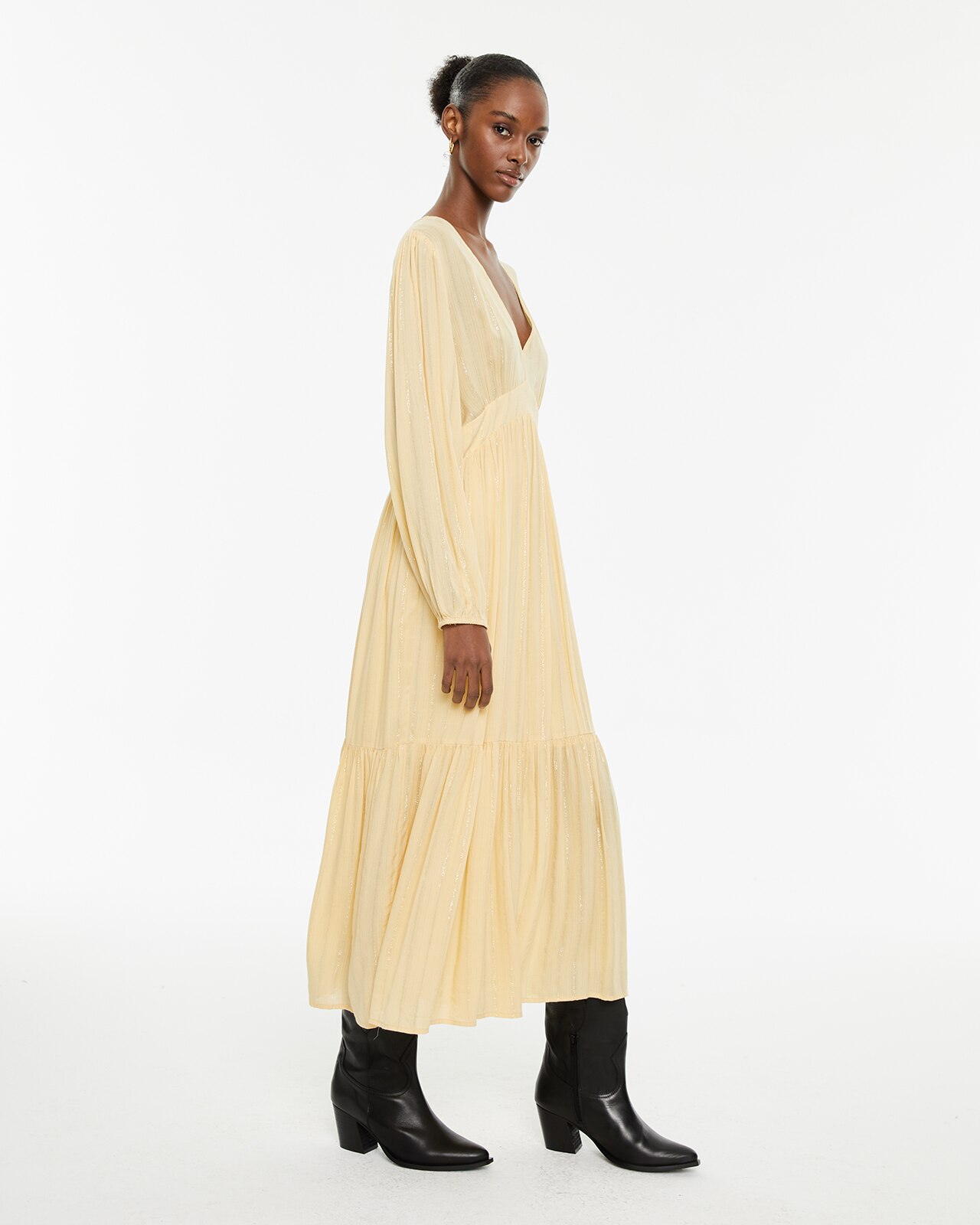 Vestido com Detalhes Lurex e Decote em V Amarelo-3