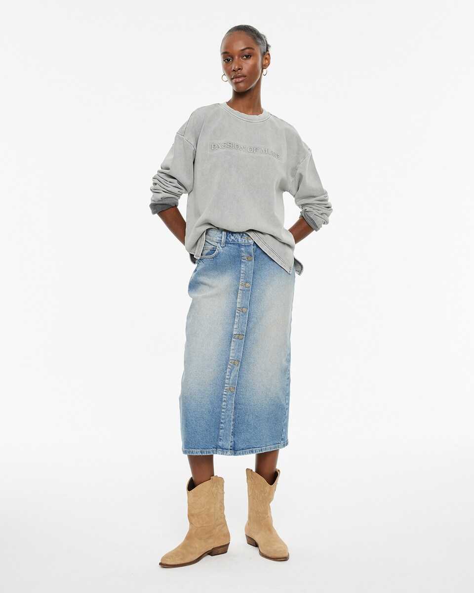 Sweatshirt Efeito Desgastado com Mensagem em Relevo Cinzento-claro-3