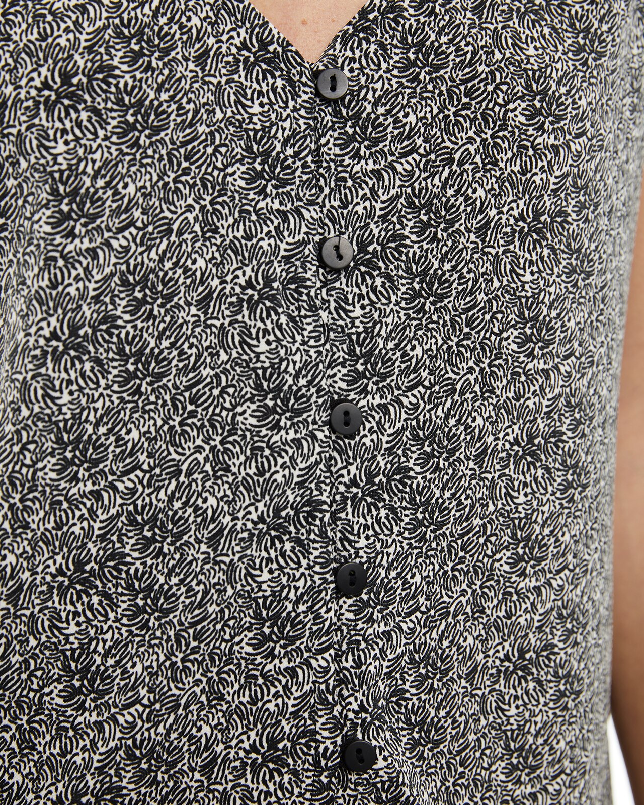 Top Estampado com Fecho de Botões Branco / Preto-5