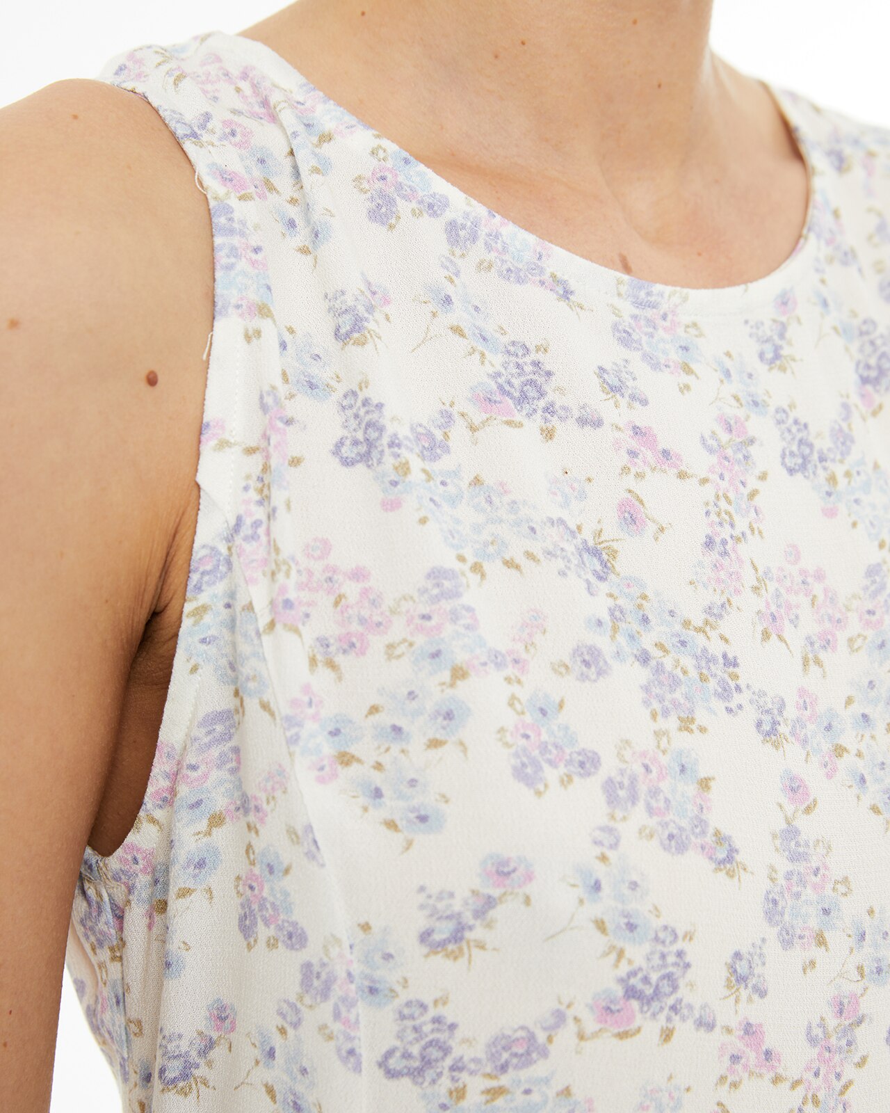 Vestido Curto com Estampado Floral Branco-5