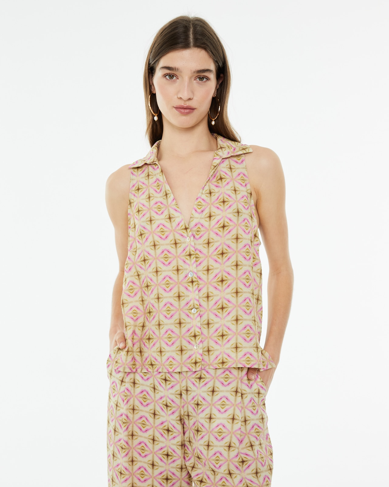 Camisa sem Mangas com Estampado Geométrico Bege/Rosa-1