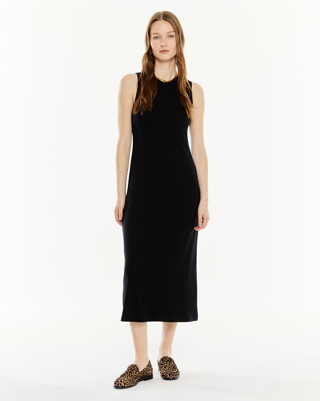 Vestido sem Mangas e Decote Redondo Preto-1