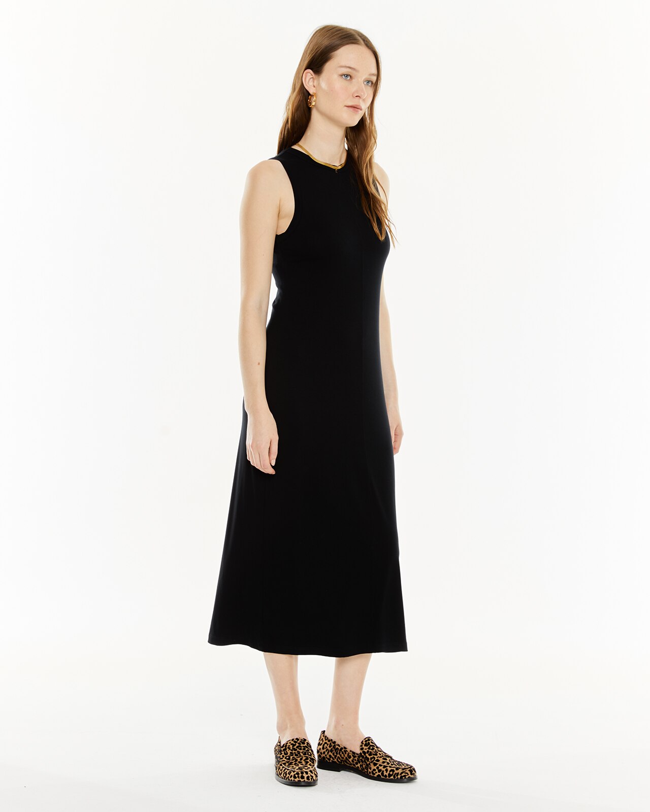 Vestido sem Mangas e Decote Redondo Preto-3
