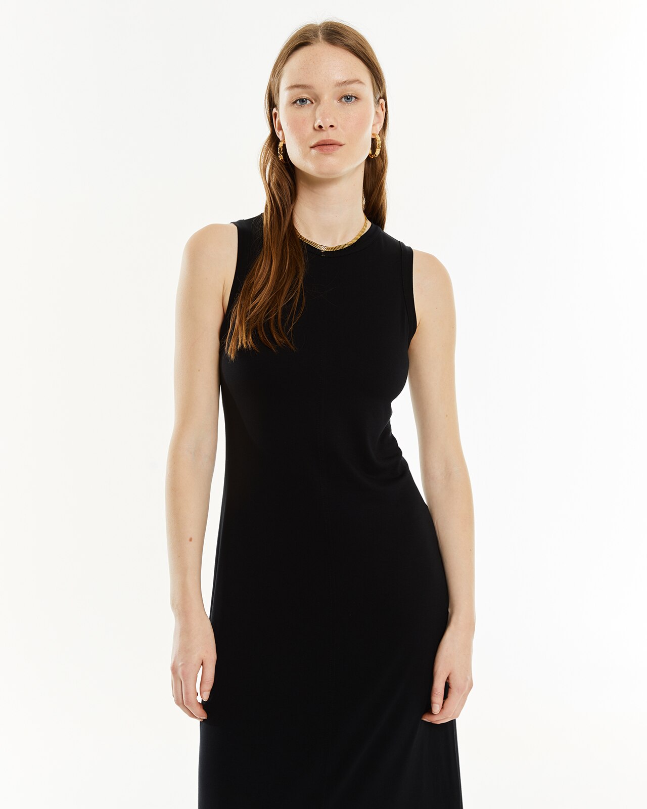Vestido sem Mangas e Decote Redondo Preto-4
