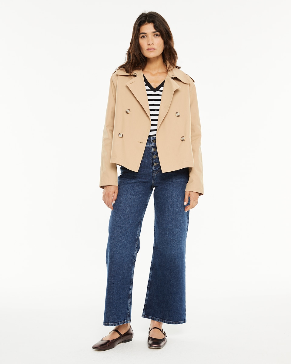 Trench com Gola Tipo Camisa e Fecho com Botões Bege-3