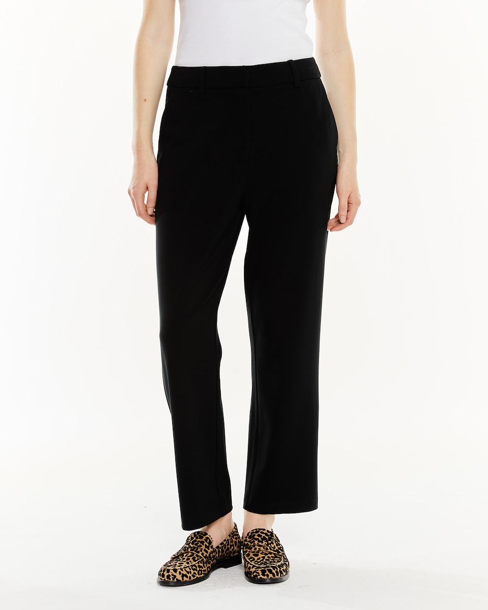 Calças Confort com Bolsos Laterais Preto-3