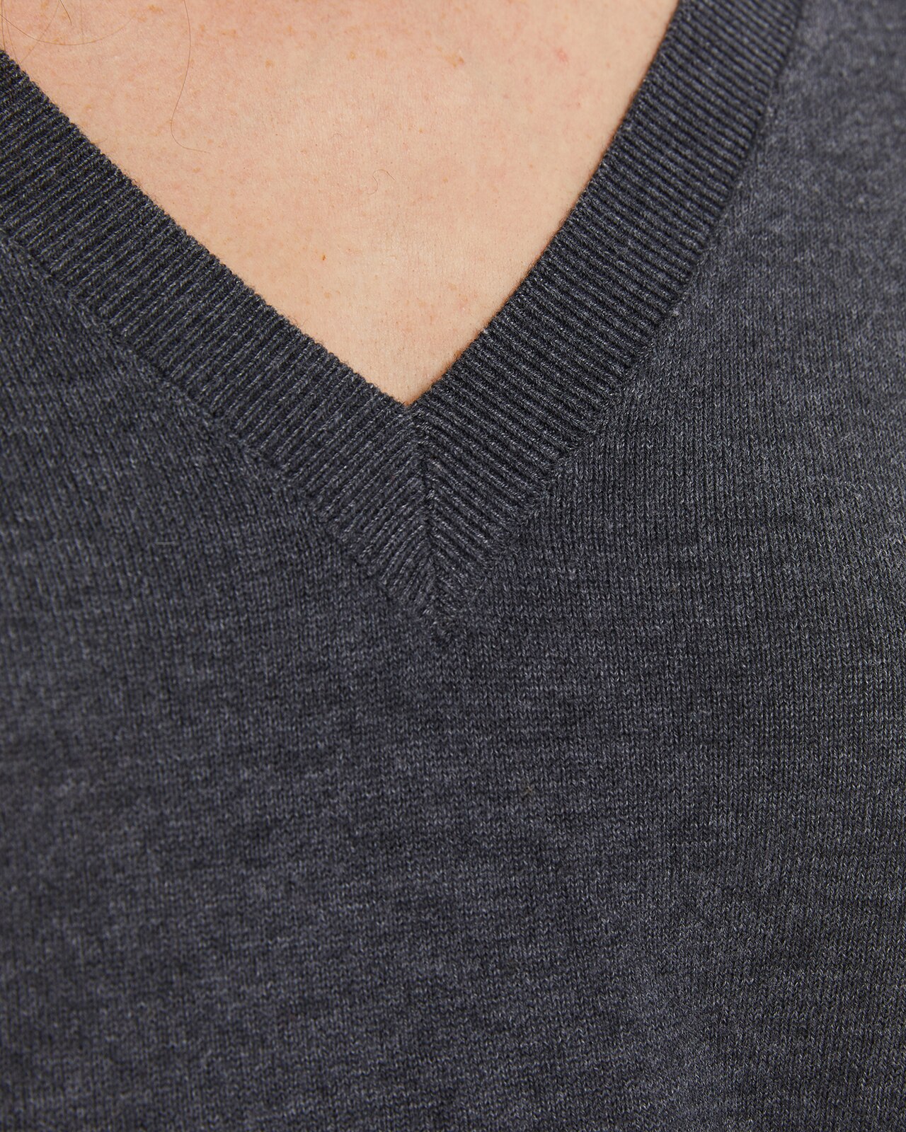 Camisola Básica com Decote em V Peça Sustentável Cinzento-escuro-5