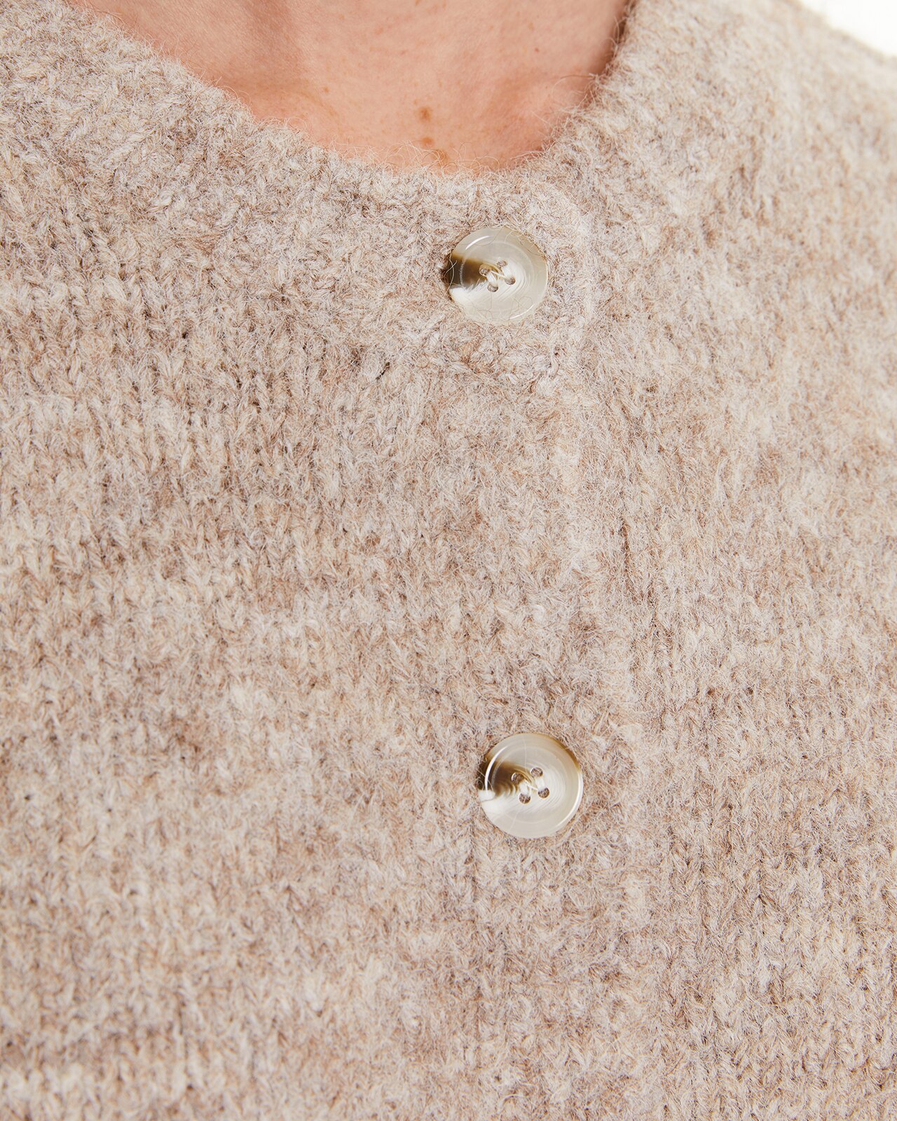 Cardigan de Malha com Botões Peça Sustentável Cru-5