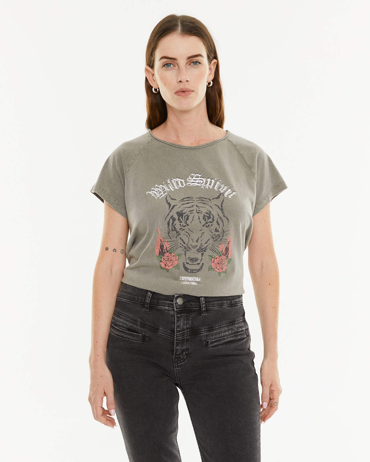 T-shirt com Estampado Posicional Tigre e Peça Sustentável Verde-acinzentado-1