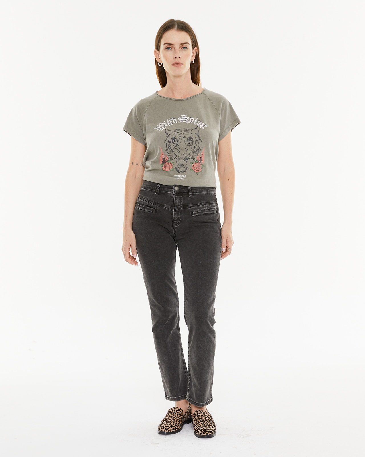 T-shirt com Estampado Posicional Tigre e Peça Sustentável Verde-acinzentado-3