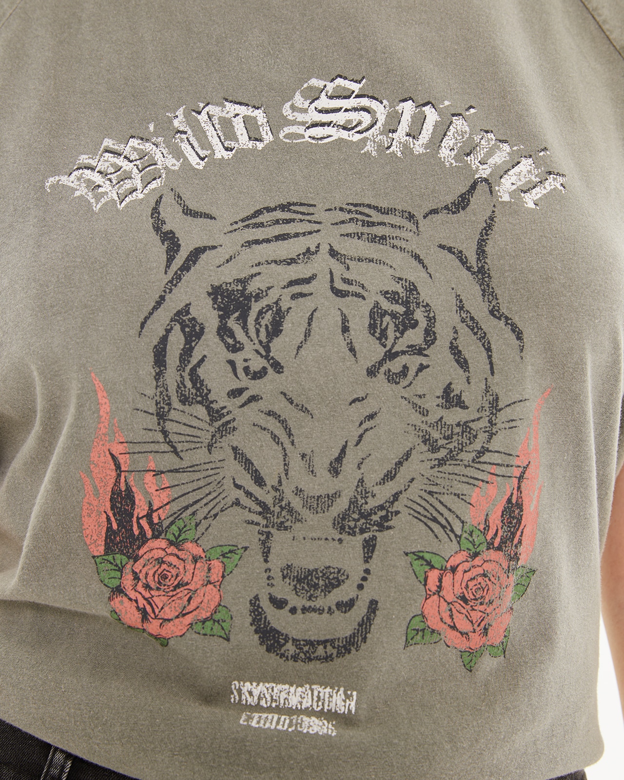 T-shirt com Estampado Posicional Tigre e Peça Sustentável Verde-acinzentado-5