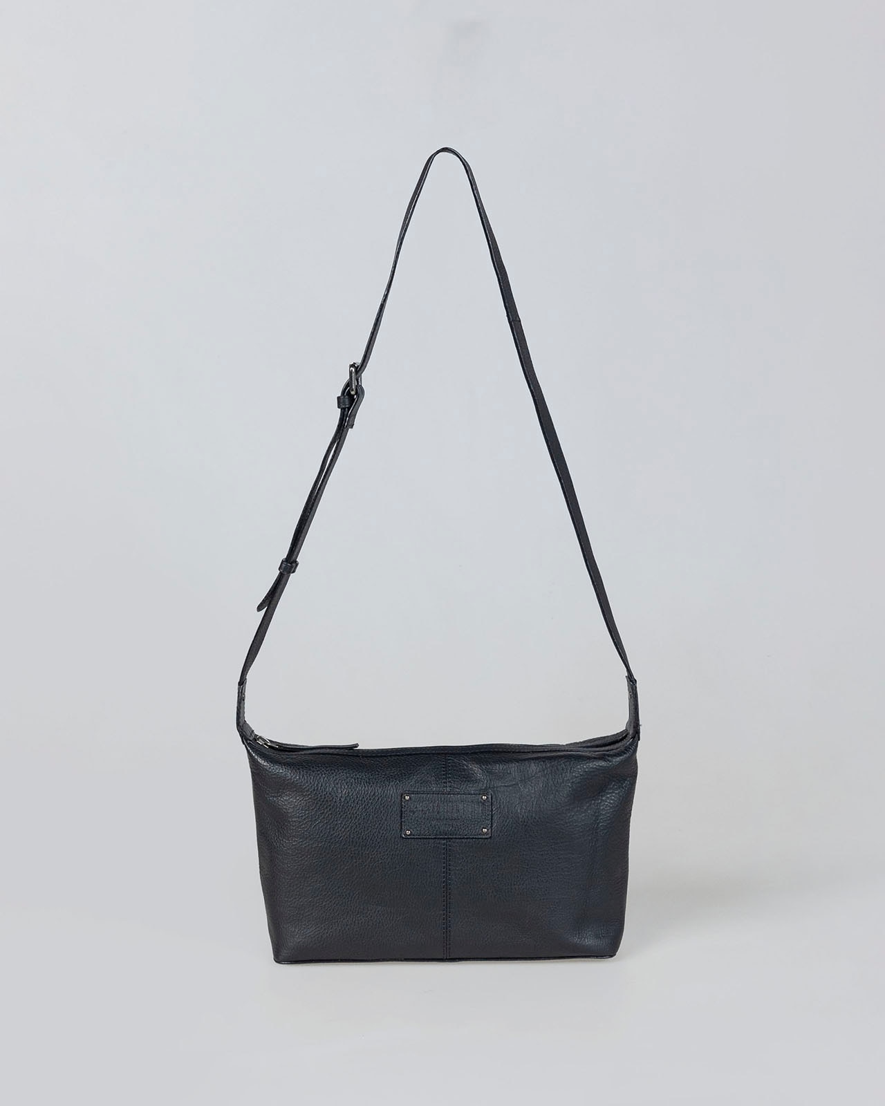 Imagem 0 de Mala Pequena Básica de Pele com Alça de Mão Lateral e Fecho Zip