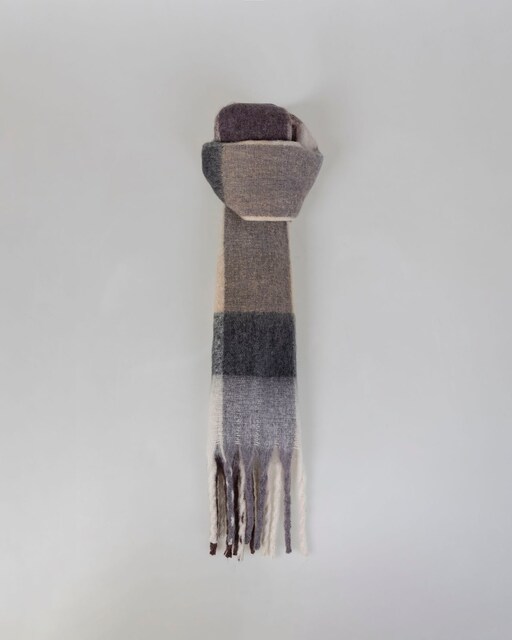 Imagem 0 de Écharpe Aos Quadrados e com Franjas