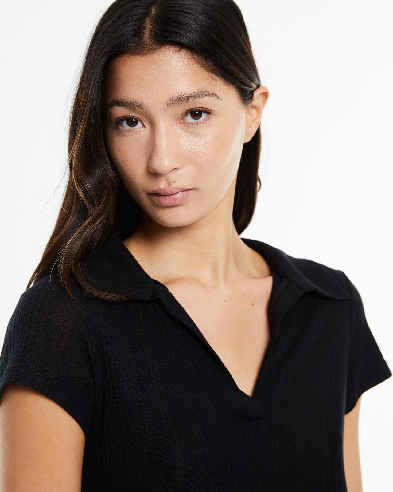T-shirt de Canelado com Gola Polo Preto-4
