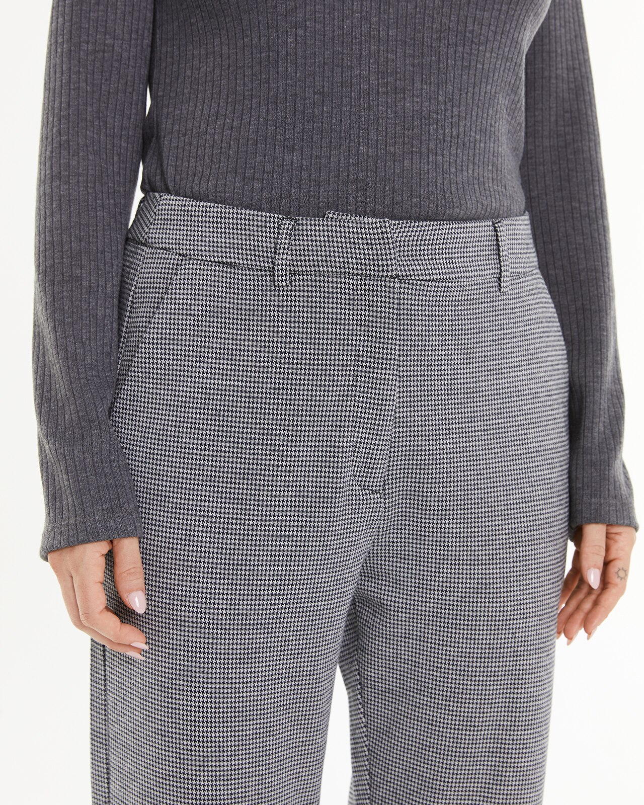 Calças com Jacquard Geométrico Preto-4