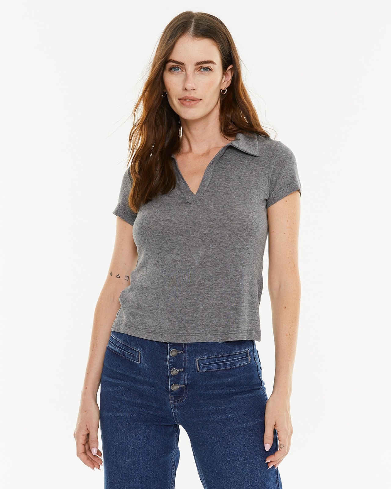 T-shirt com Decote Polo Cinzento-1