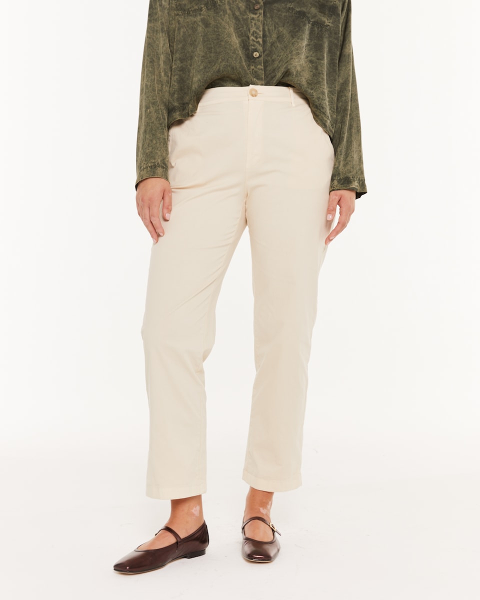 Calças Retas em Algodão e Fecho com Botão Cru-3