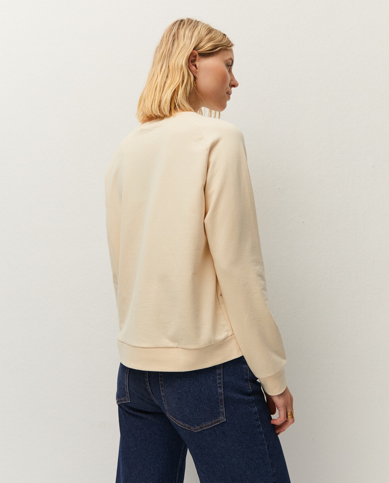 Sweatshirt Básica com Texto Estampado Frontal Cru-2
