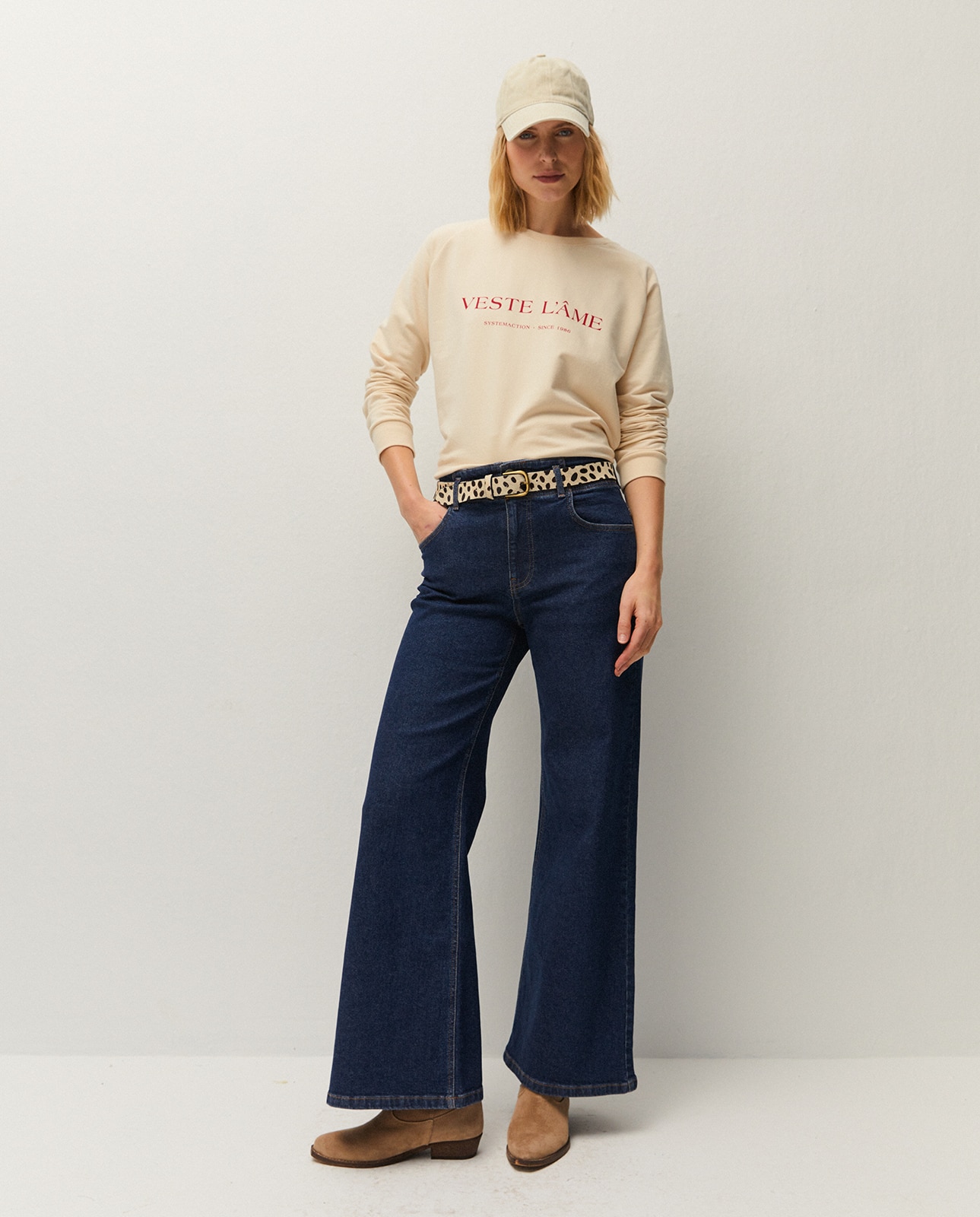 Sweatshirt Básica com Texto Estampado Frontal Cru-3