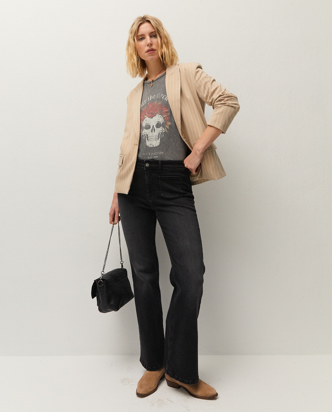 Imagem 0 de Jeans À Boca de Sino Tipo Flare com Bolsos