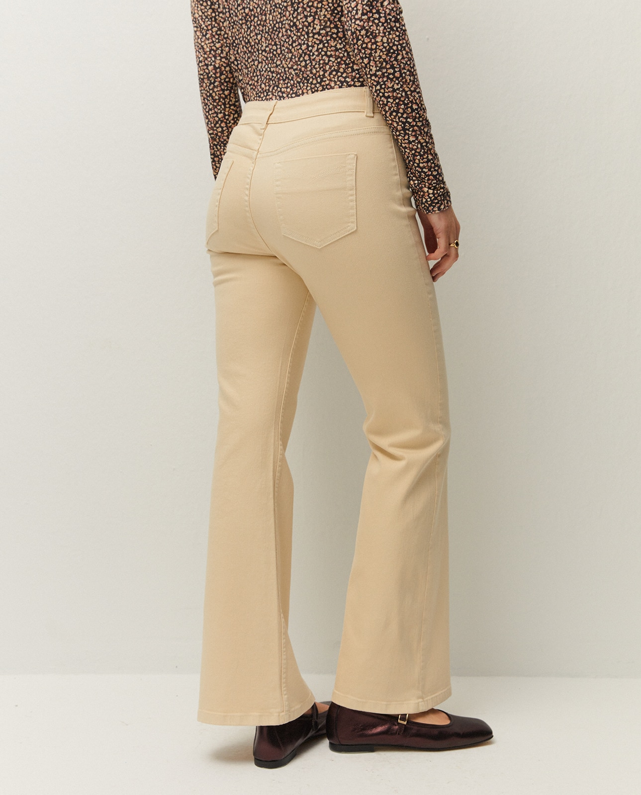 Jeans À Boca de Sino Liso Cru-2