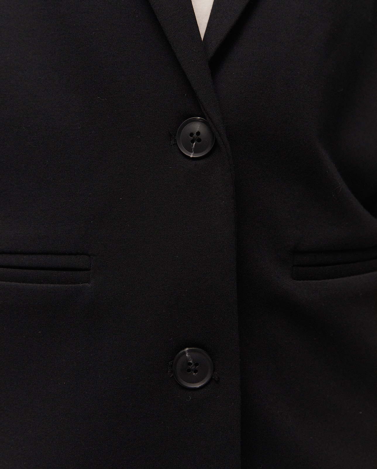 Blazer com Fecho de Botão e Bolsos Frontais Preto-5