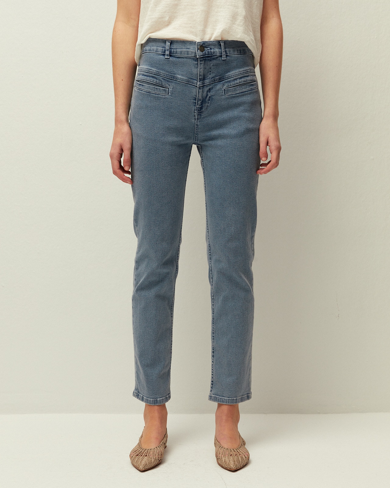Calças Jeans Retas com Detalhe de Bolsos de Vivo na Parte Frontal Azul-claro-3