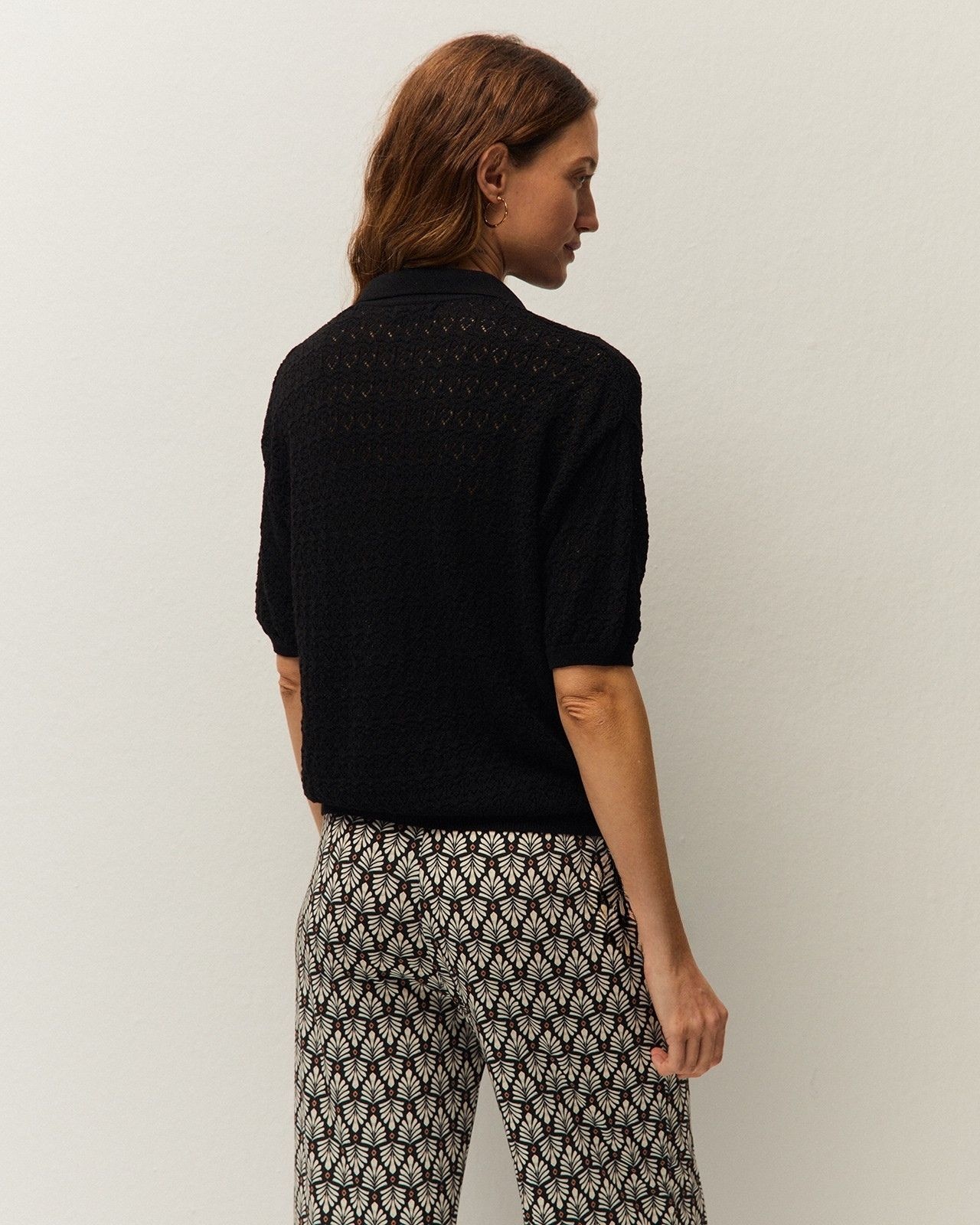 Camisola Perfurada com Gola Polo Preto-2
