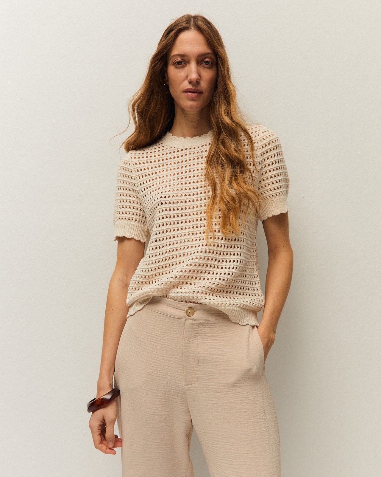 Imagem 0 de Camisola Perfurada Justa de Gola Redonda