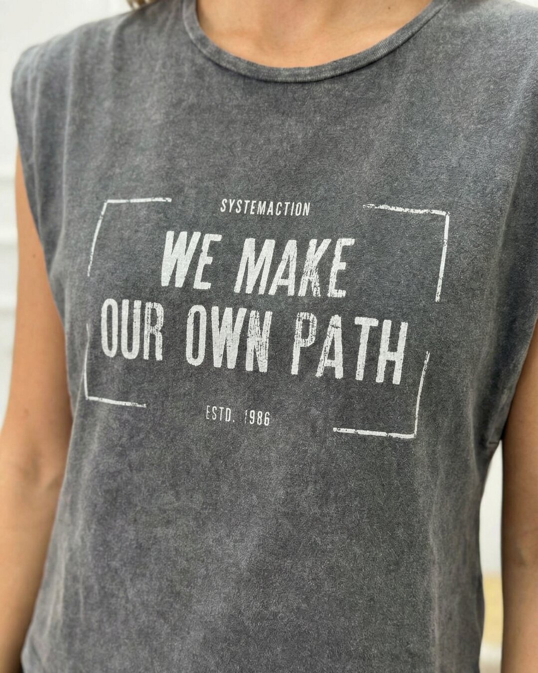 T-shirt de Manga Curta e Gola Redonda com Print Posicional na Parte Frontal Cinzento-claro-5