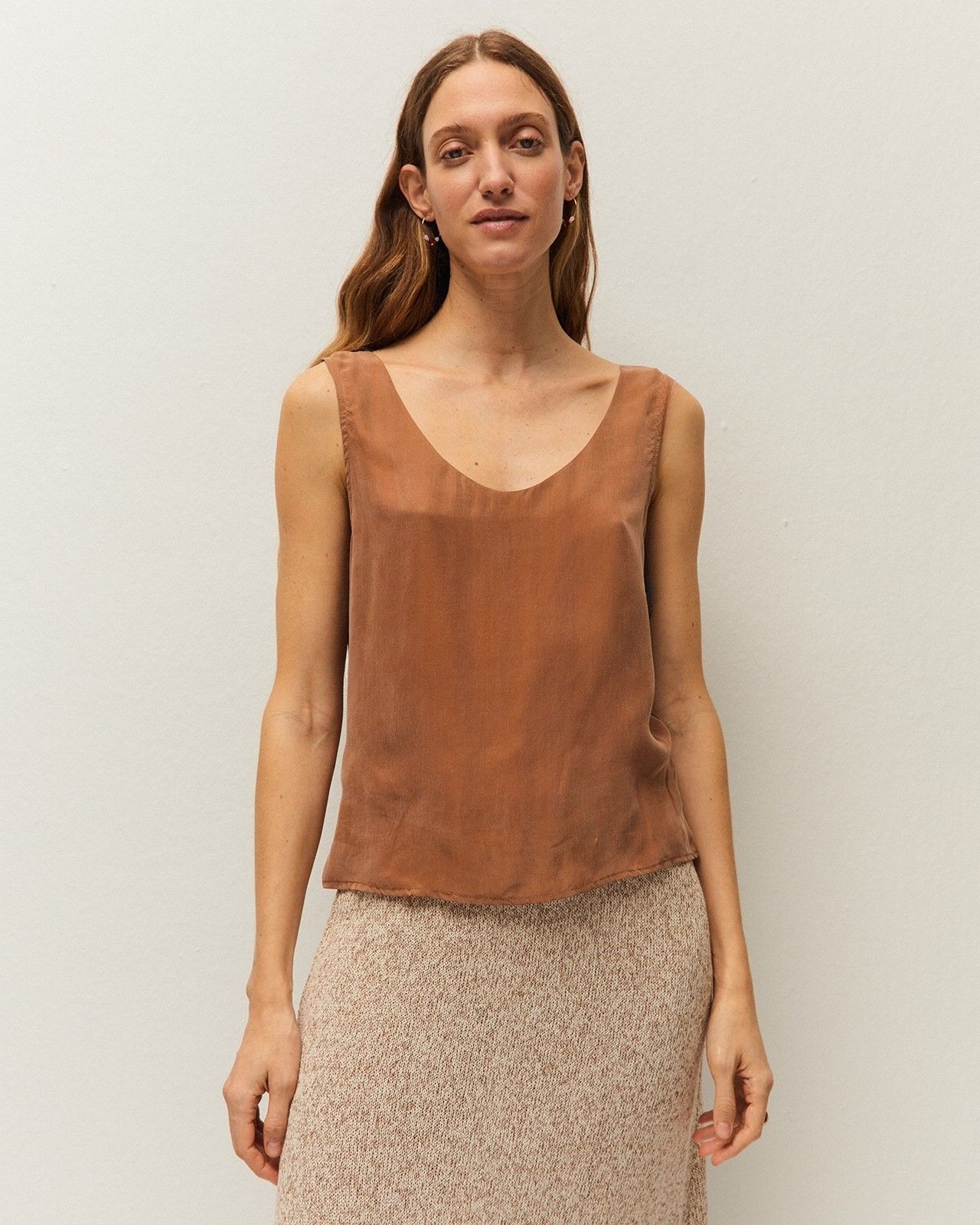 Imagem 0 de Top em Tecido Cupro com Aberturas Laterais e Alças