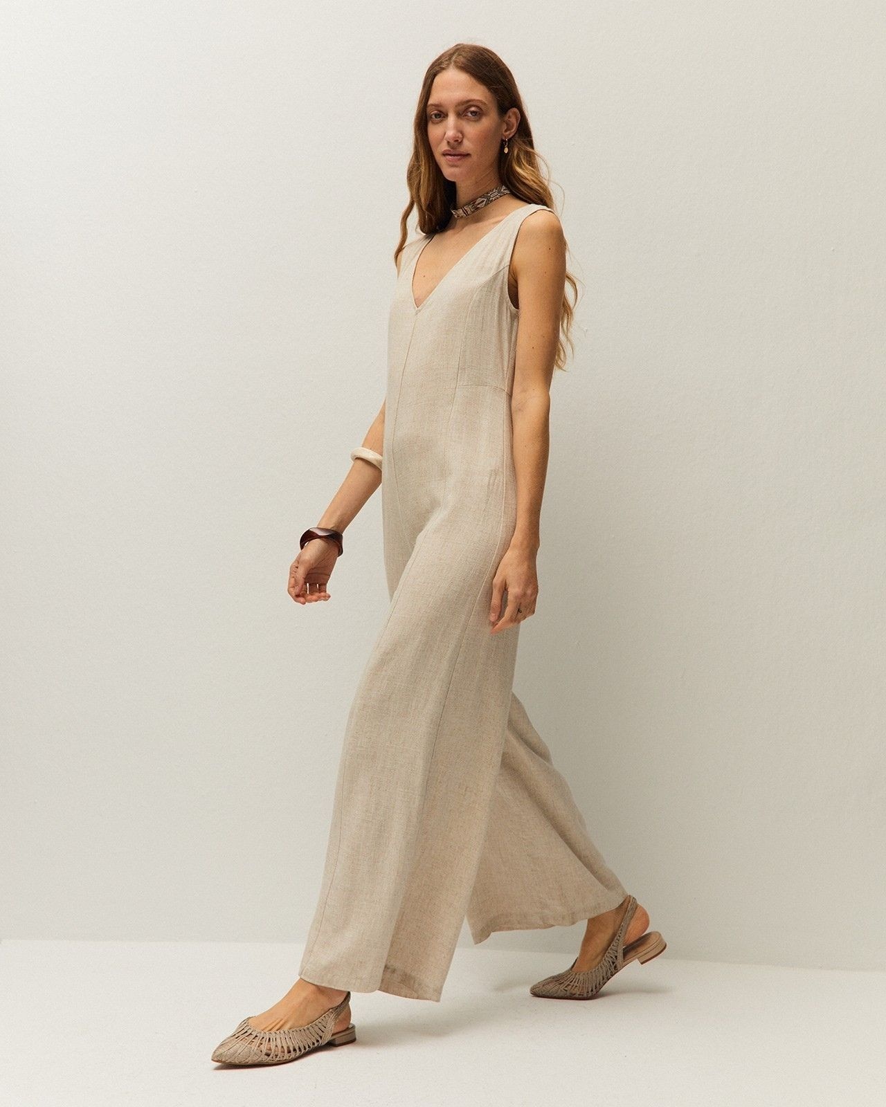 Macacão Ajustado Comprido em Tecido de Linho Bege-3