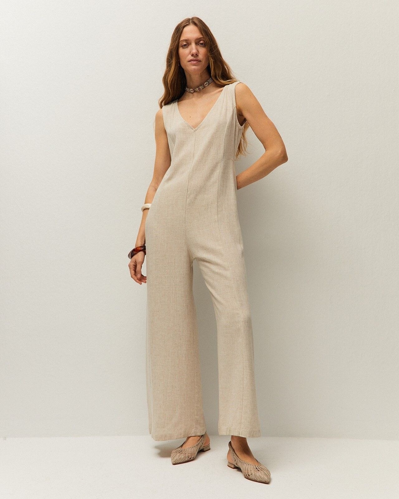 Macacão Ajustado Comprido em Tecido de Linho Bege-1