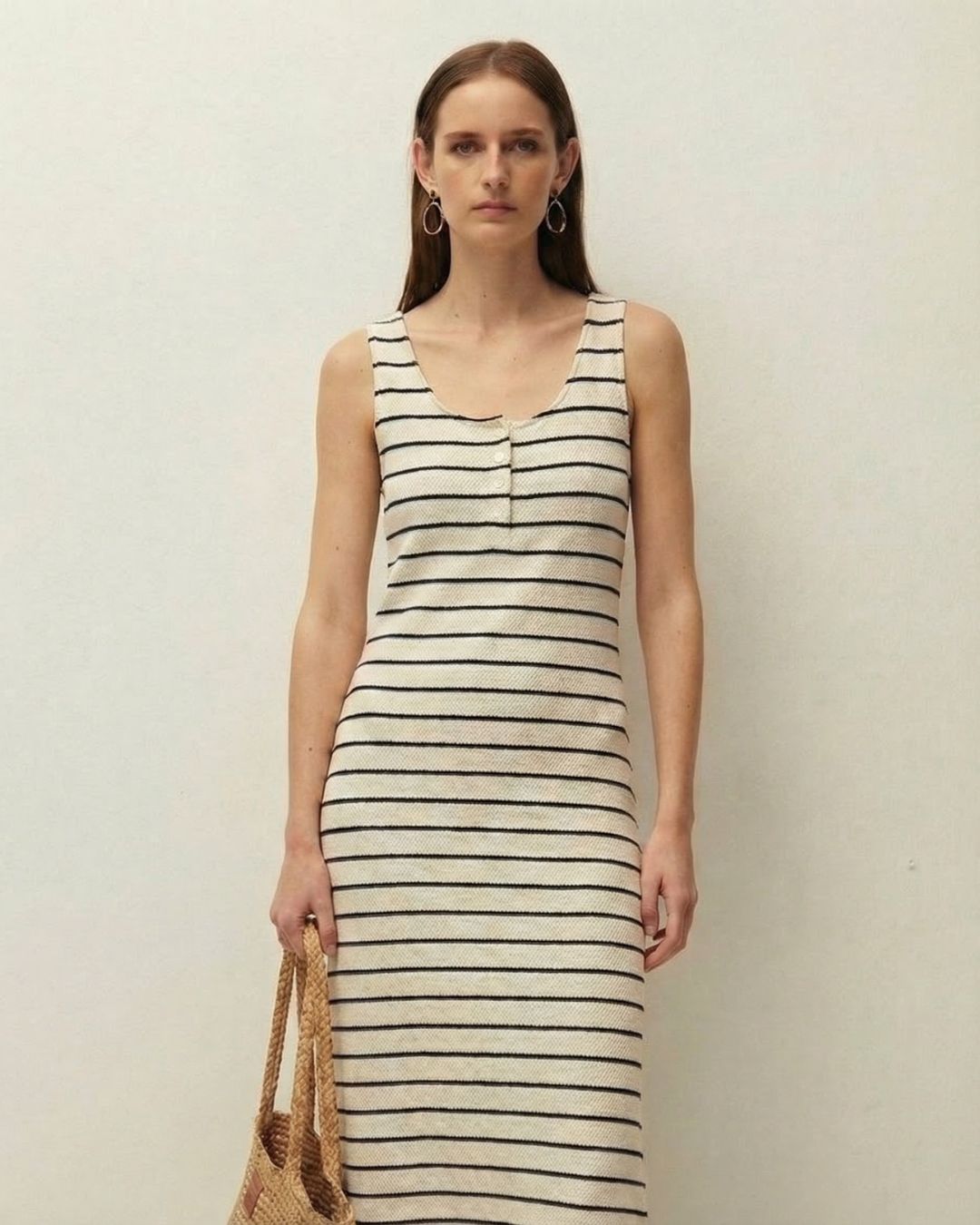 Vestido Midi Às Riscas com Gola Redonda e Alças Cru-3