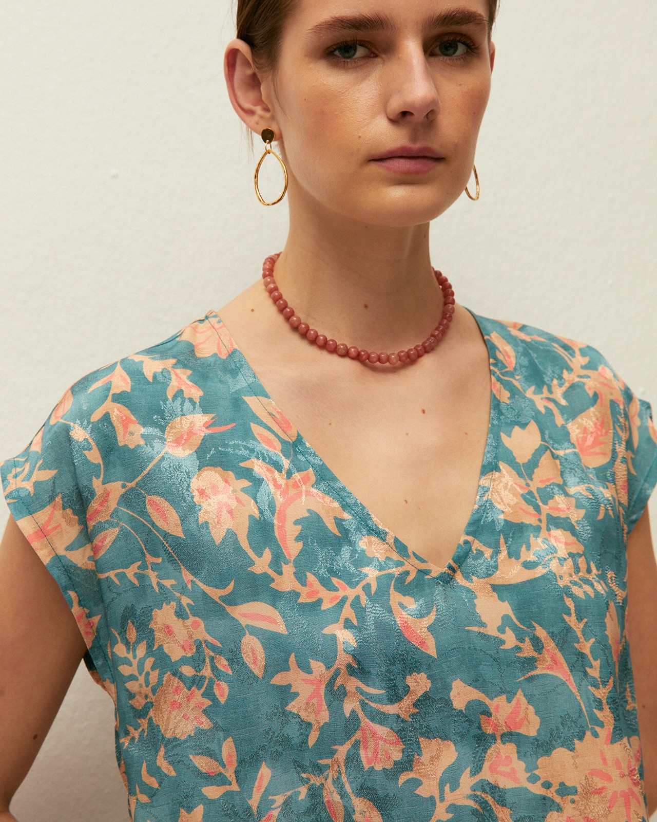 Camisa com Gola em V e Manga Curta com Estampado Floral Verde Água-4