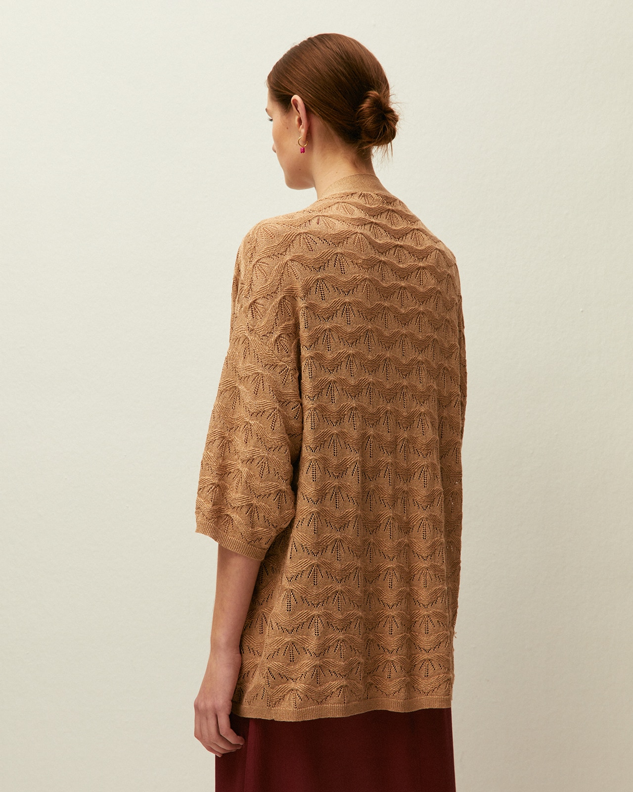 Sobrecamisa Tipo Kimono de Malha Perfurada com Acabamentos em Rib Ouro-2