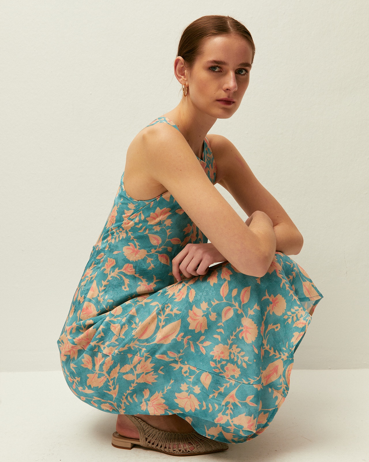 Vestido Comprido com Gola Redonda Fechada e Alças Verde Água-3