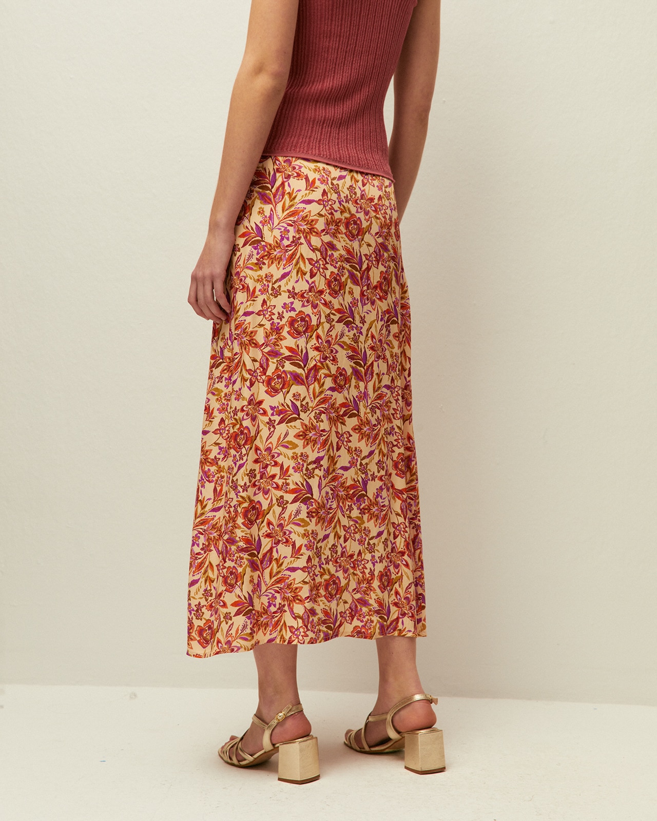 Saia Comprida Evasé com Godés e Estampado Floral Multicolor-2