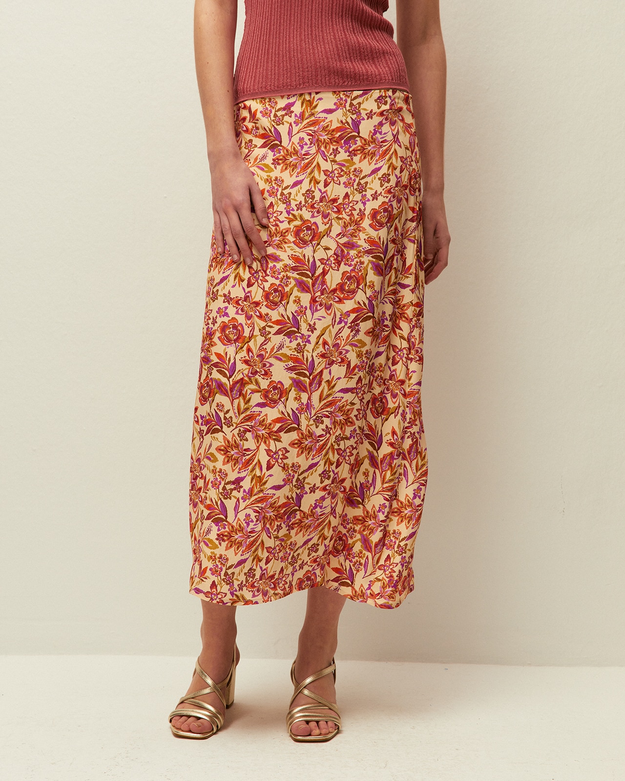 Saia Comprida Evasé com Godés e Estampado Floral Multicolor-3