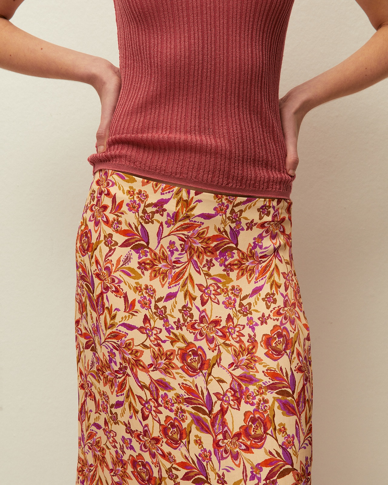 Saia Comprida Evasé com Godés e Estampado Floral Multicolor-4