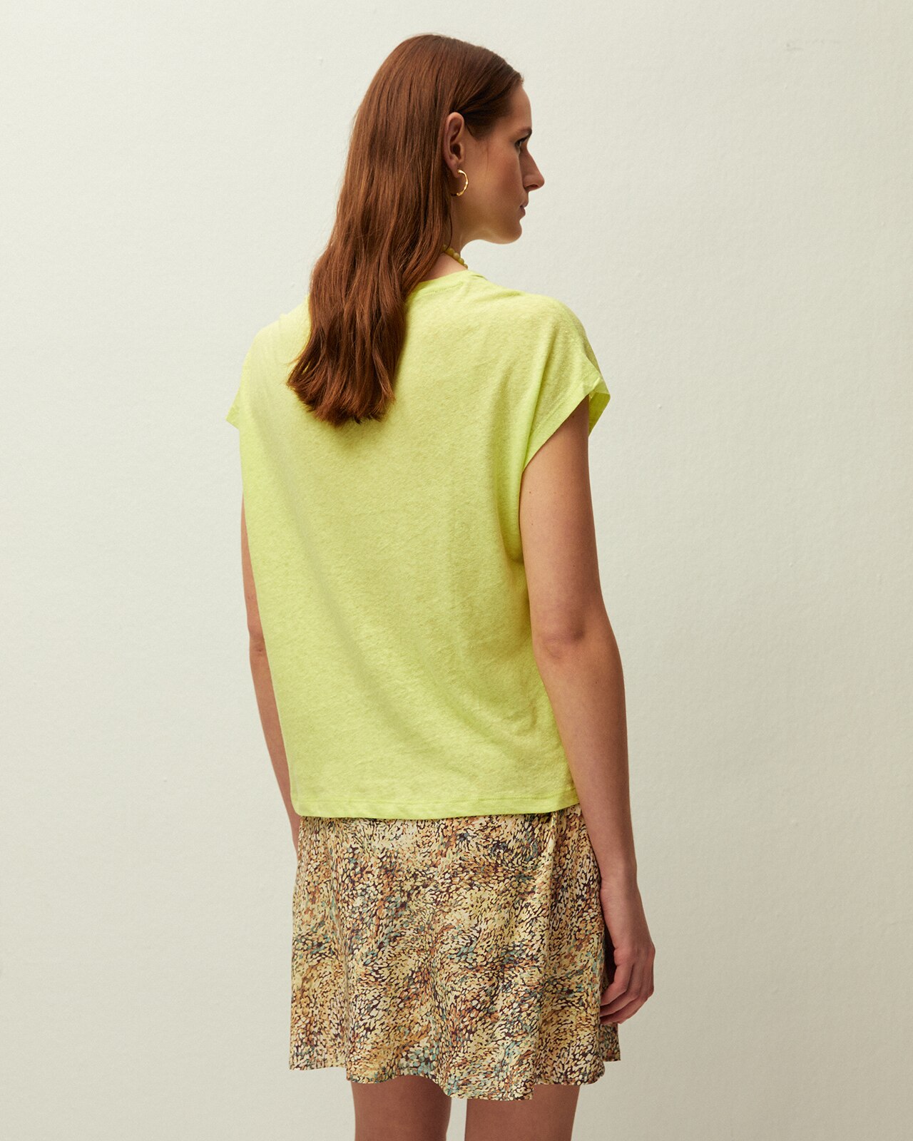 T-shirt com Decote Redondo e Manga Curta Amarelo-2