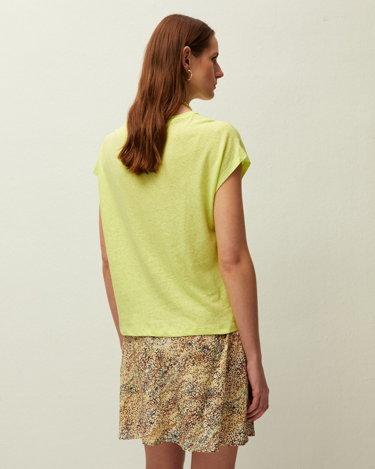 T-shirt com Decote Redondo e Manga Curta Amarelo-2