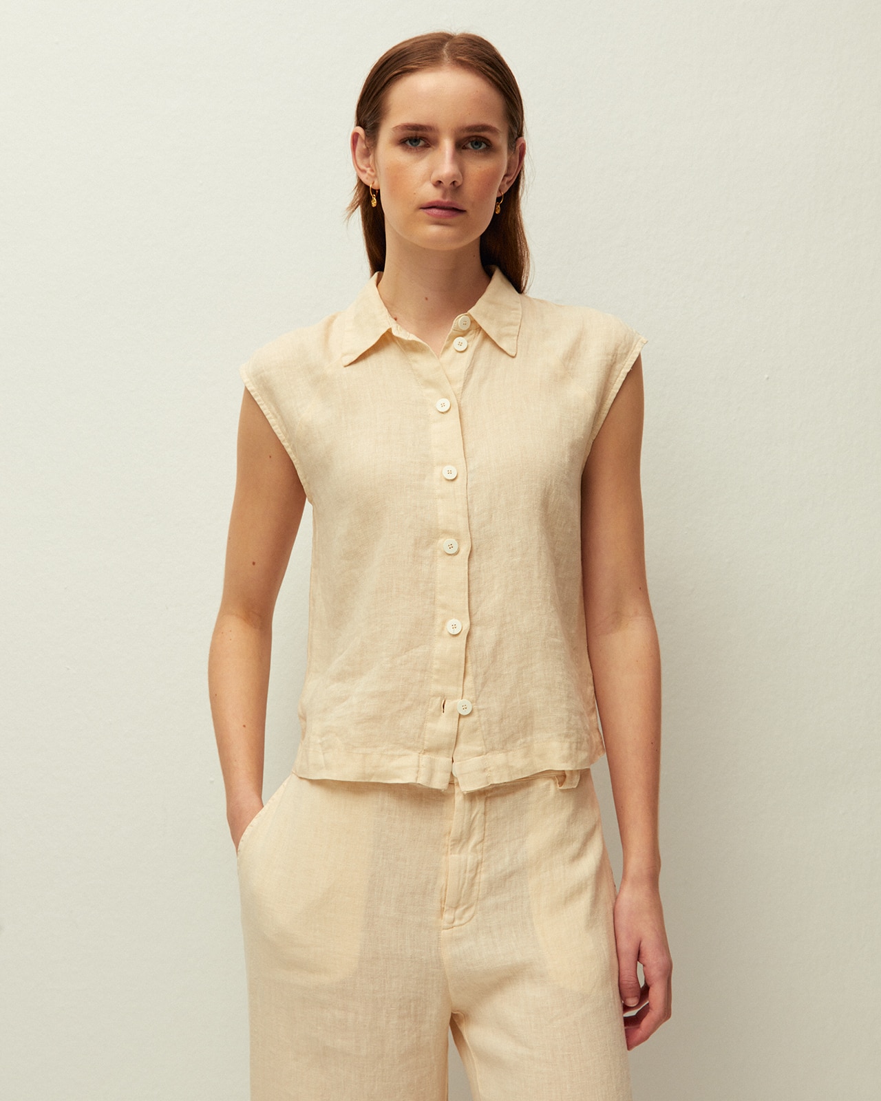 Imagem 0 de Camisa em Linho com Gola Tipo Camisa e Manga Curta