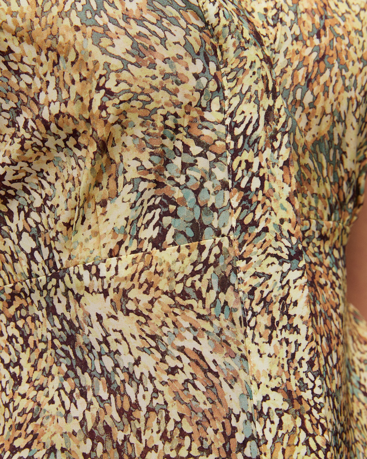 Camisa com Estampado de Mini Bolinhas. Detalhe de Costura e Cinto Sob o Peito Multicolor-5