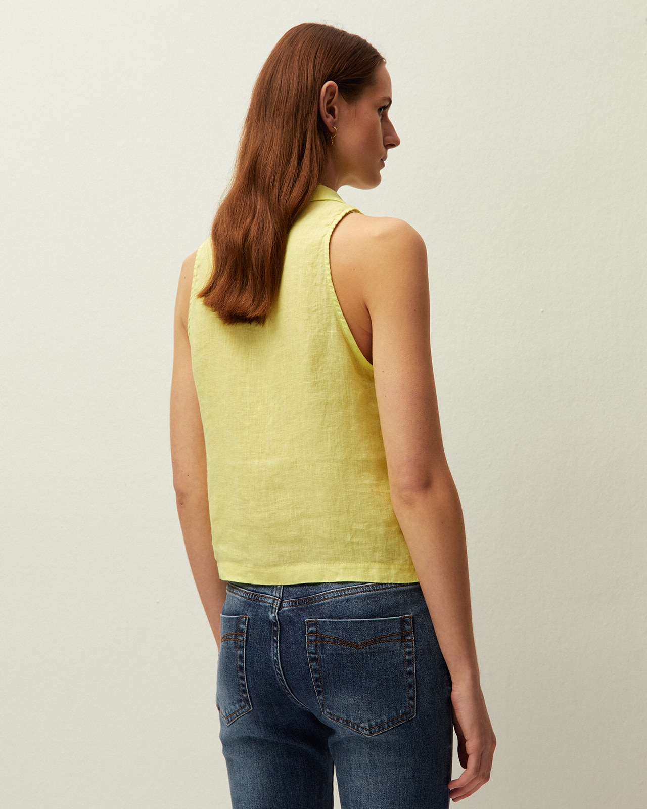 Colete em Linho e Gola Tipo Camisa Amarelo-2