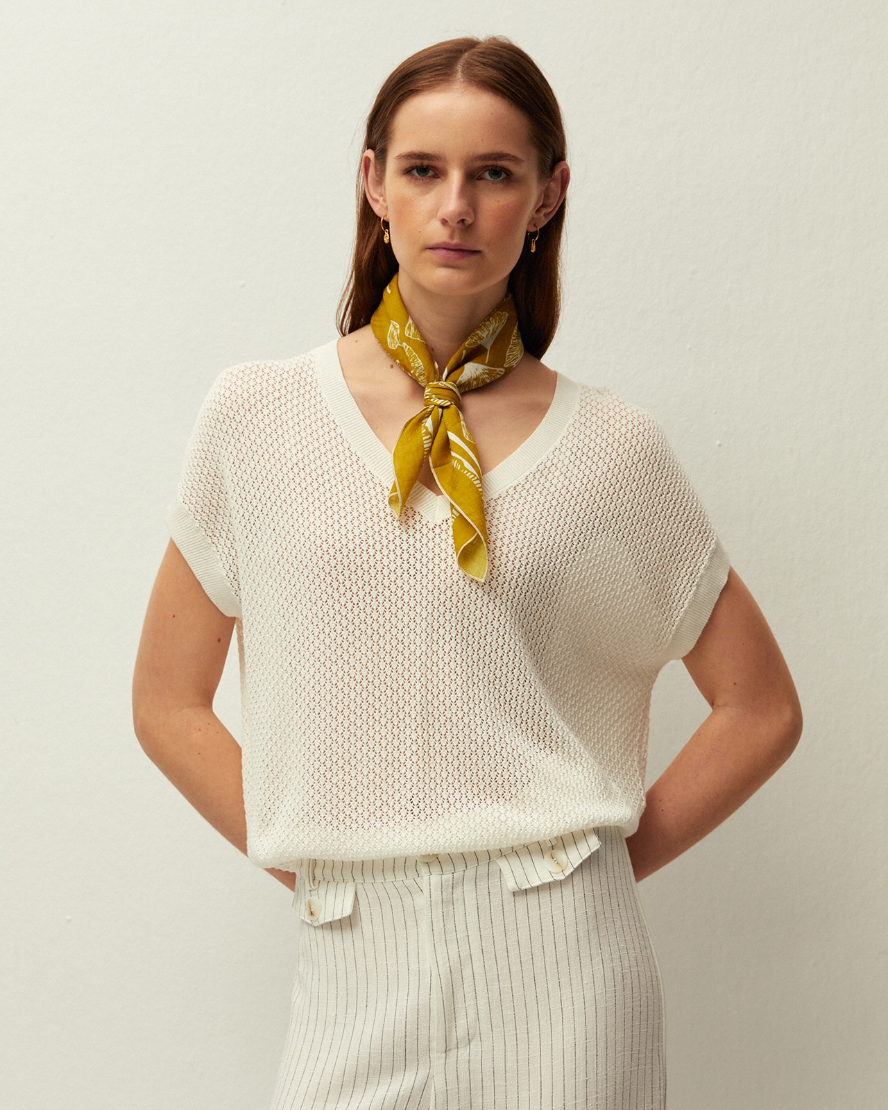 Imagem 0 de Camisola de Malha Perfurada e Decote em V