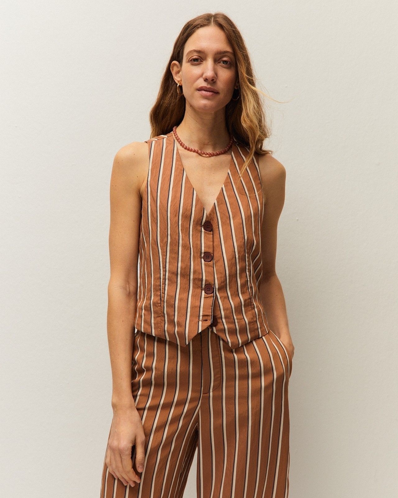 Imagem 0 de Colete Às Riscas Diplomáticas com Botões