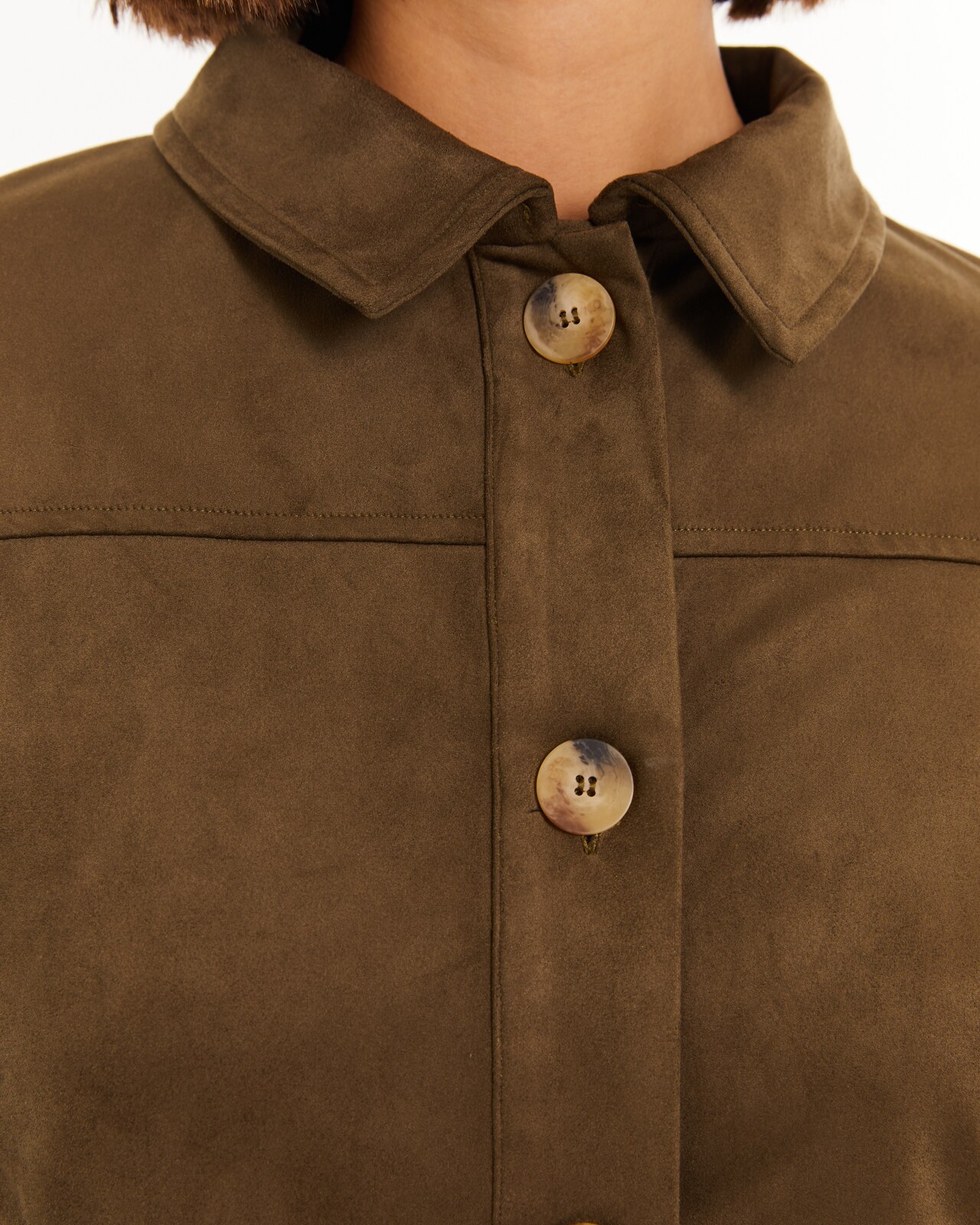 Casaco de Camurcina com Gola Tipo Camisa Caqui-5